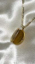 Cargar imagen en el visor de la galería, Gold Virgencita Locket
