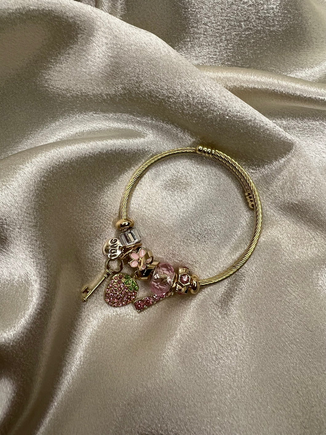 fresa charm bracelet
